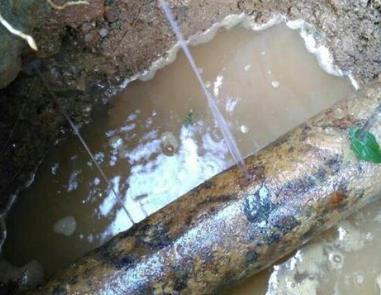 江永楼顶渗水维修公司分享下地暖漏水的原因及检测方法。